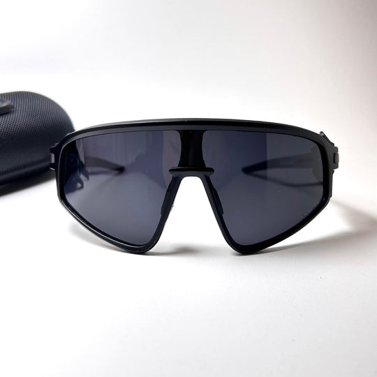 Oakley Latch Panel Polarized - Black - Giiz store