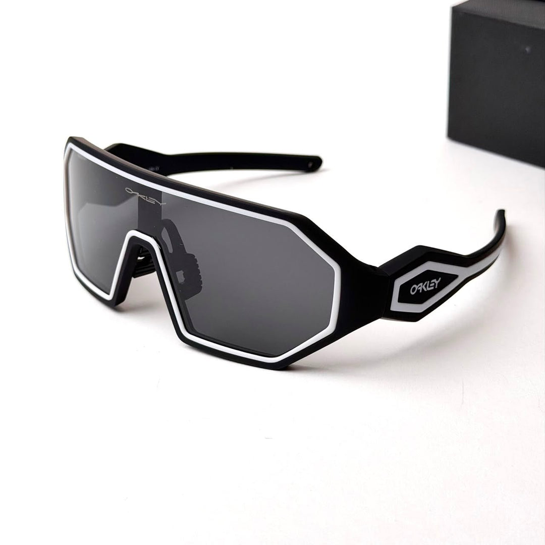 Oakley Sutro – Matte Black Smoke - Giiz store