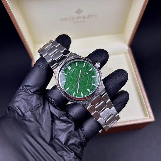 Patek Philippe Nautilus – Green &amp; Silver - Giiz store