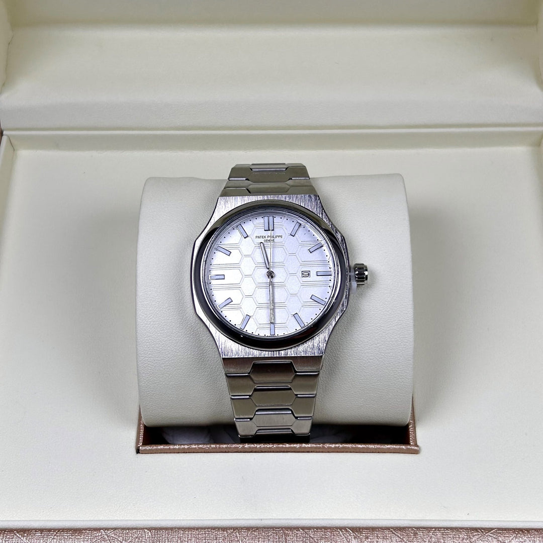 Patek Philippe Nautilus – White & Silver - Giiz store