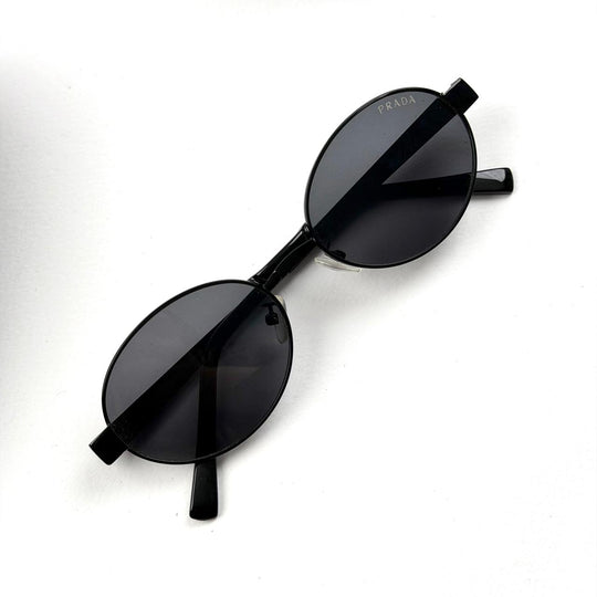 Prada Classic Oval - Black - Giiz store