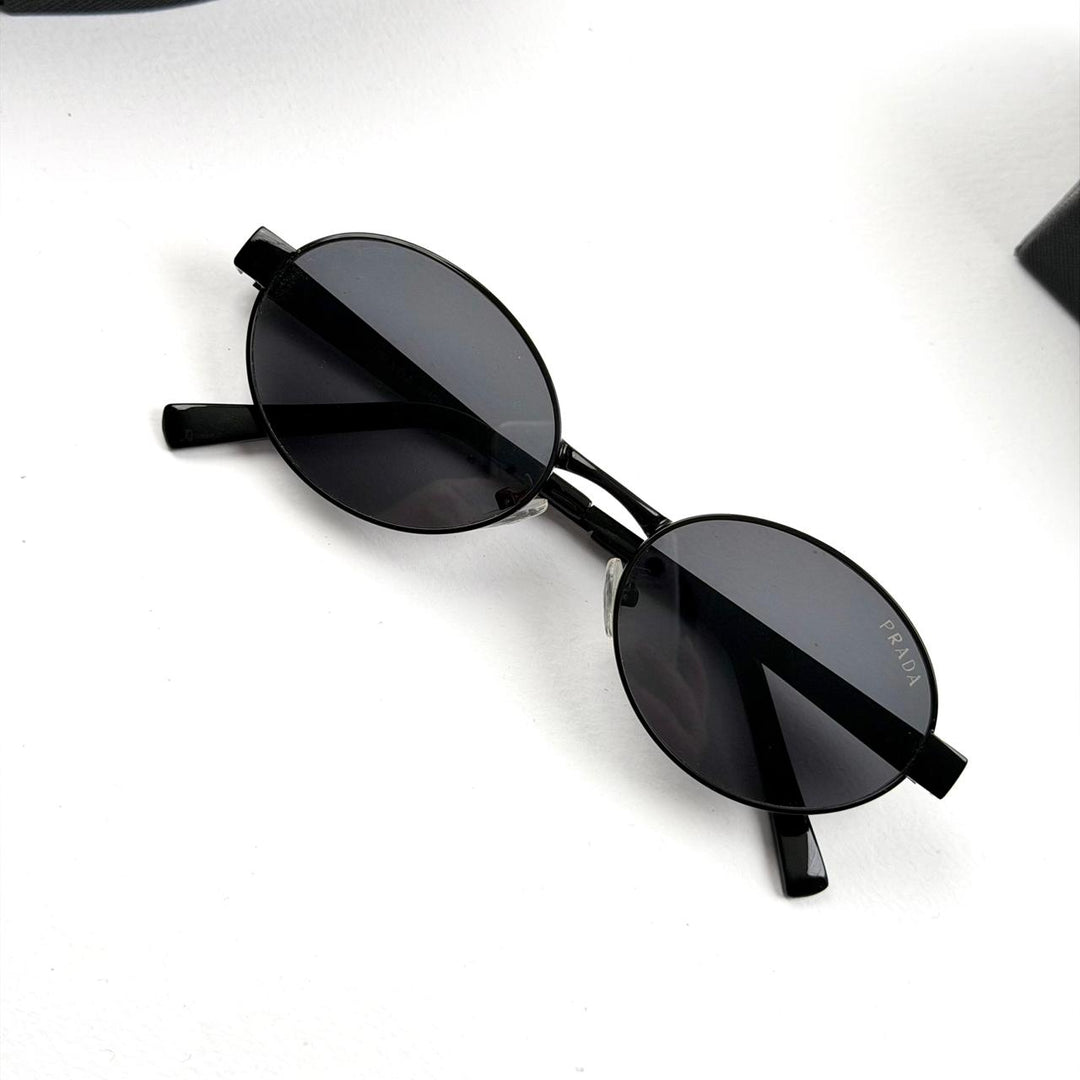 Prada Classic Oval - Black - Giiz store