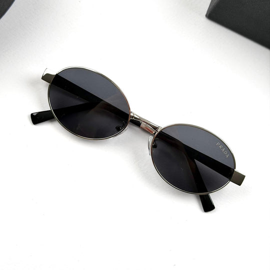 Prada Classic Oval - Silver Black - Giiz store