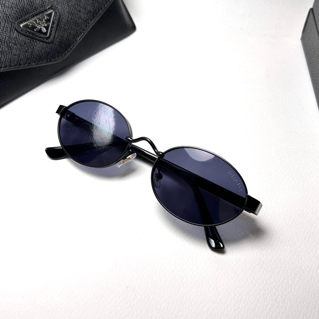 Prada Oval PRB56S - Black - Giiz store