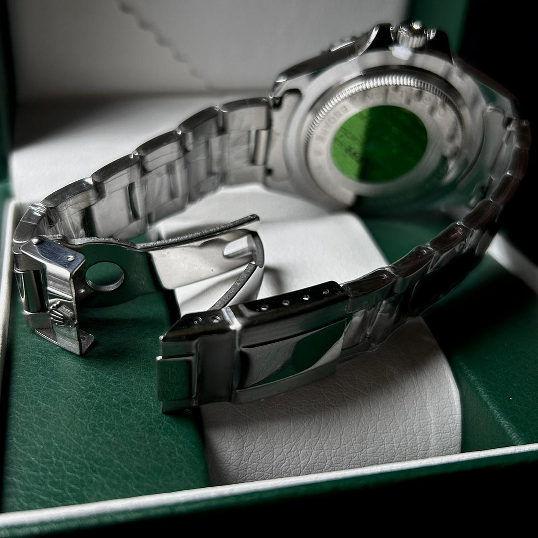 Rolex Submariner For Him - Silver With Black Bezel - Giiz store